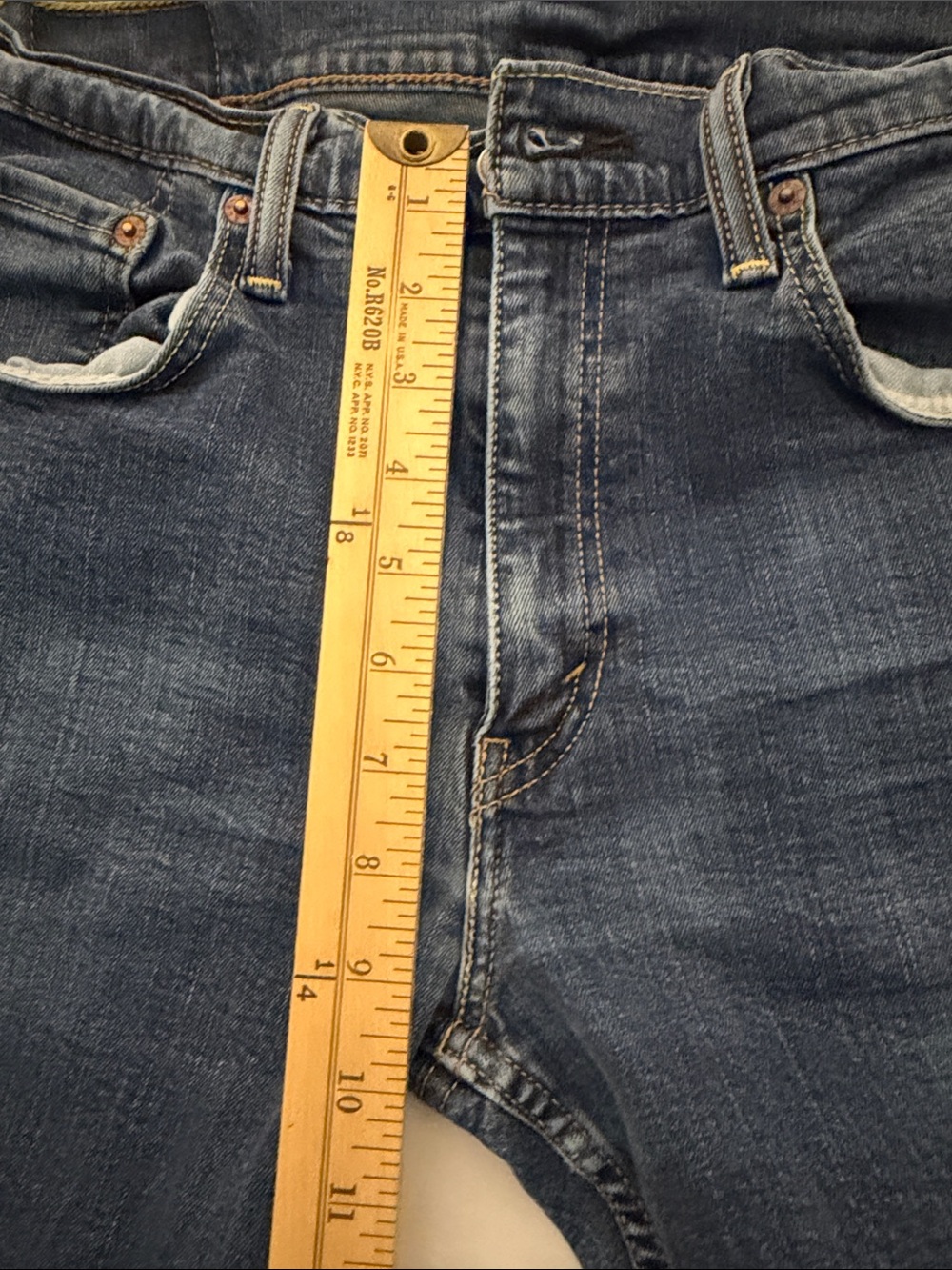 Levi's 34/30 514 Classic Straight-Leg Women's Jeans in Medium Blue - Picture 7 of 8